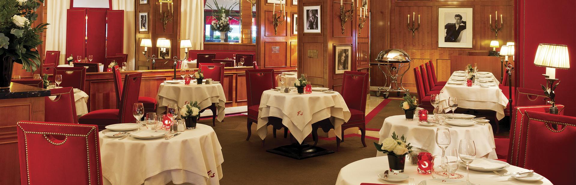 Отель Hotel Barrierre Le Fouquet в Париже