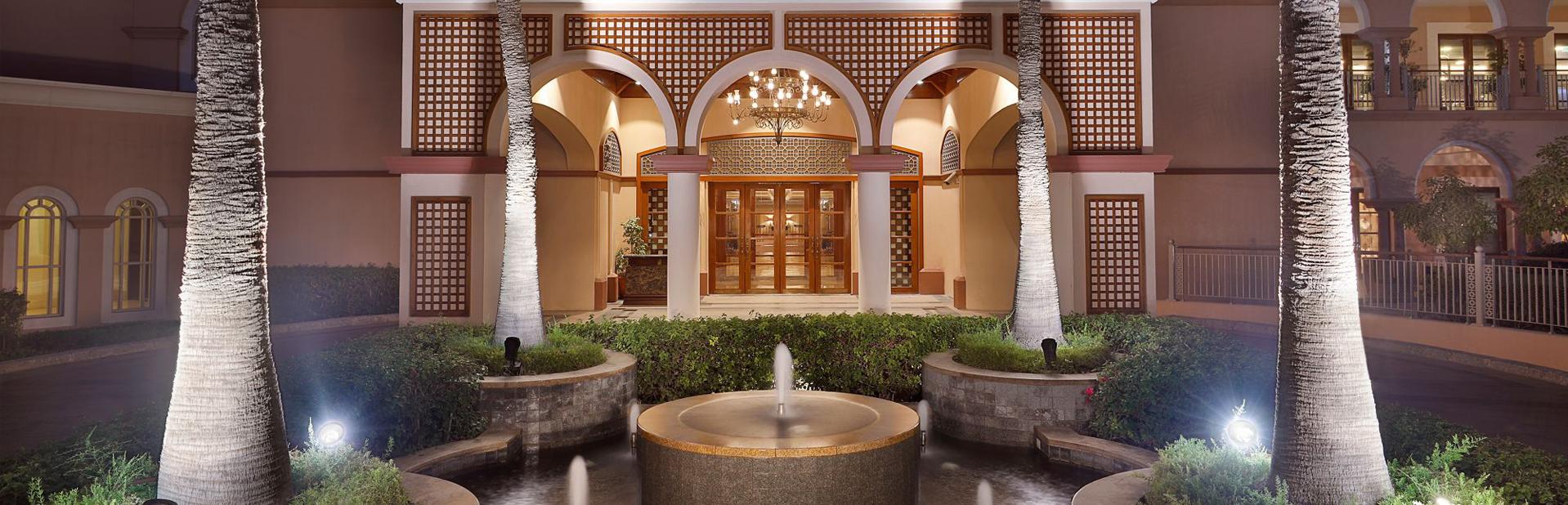 Отель The Ritz-Carlton Dubai Jumeirah Beach в Дубай